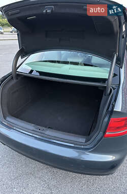 Седан Audi A4 2011 в Сваляве