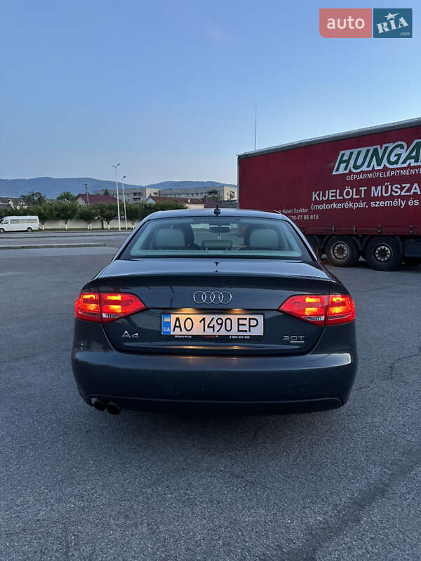 Седан Audi A4 2011 в Сваляві