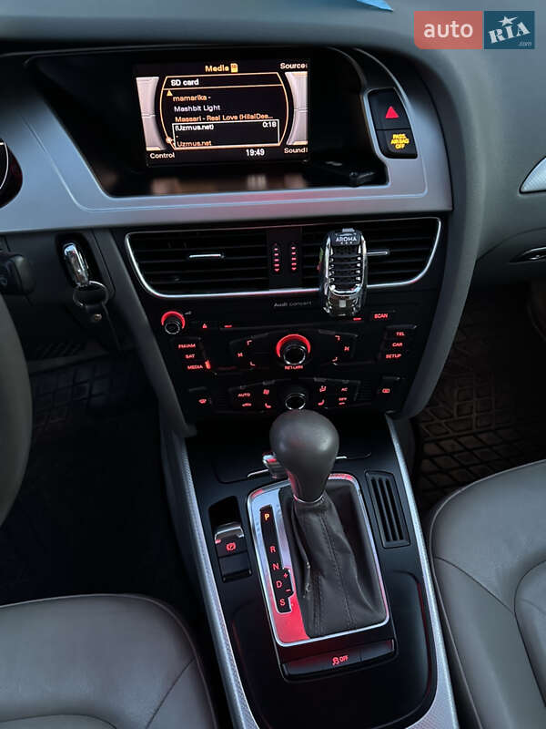 Седан Audi A4 2011 в Сваляві