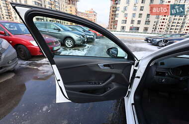 Седан Audi A4 2017 в 