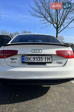 Седан Audi A4 2014 в 