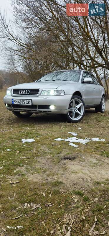 Седан Audi A4 2000 в 