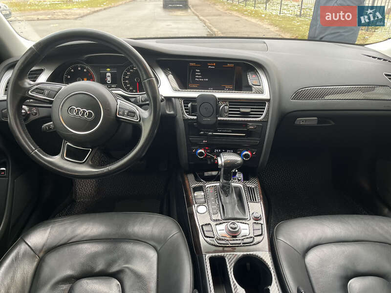 Седан Audi A4 2015 в Киеве