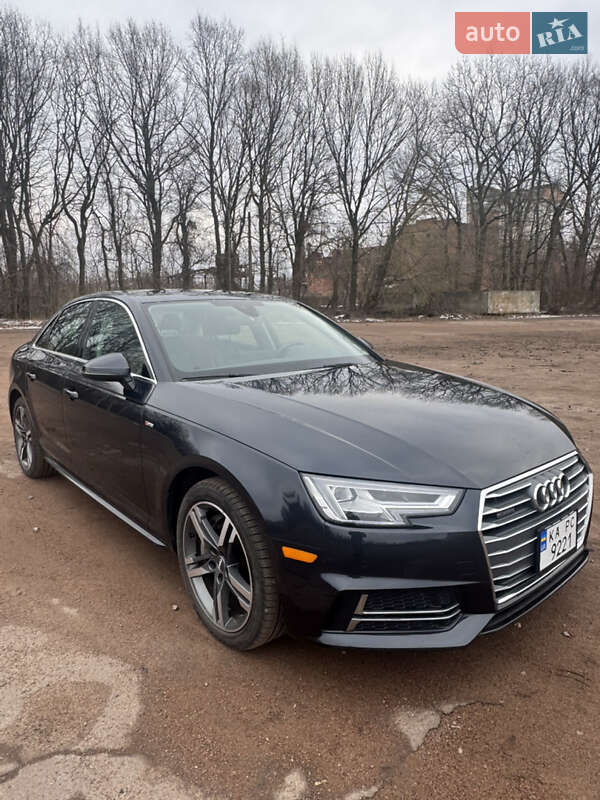 Седан Audi A4 2017 в 