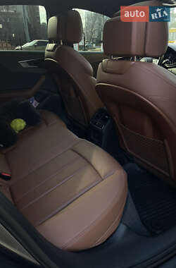 Седан Audi A4 2020 в Одессе