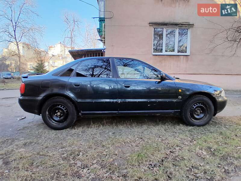 Седан Audi A4 1997 в Львове