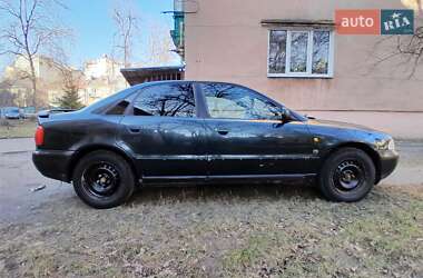 Седан Audi A4 1997 в 