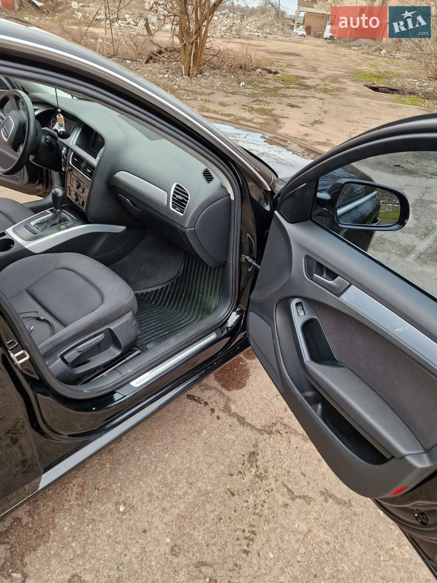 2010 Audi A4 - мініатюра 22
