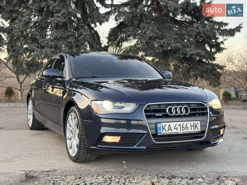 Седан Audi A4 2013 в Дрогобыче