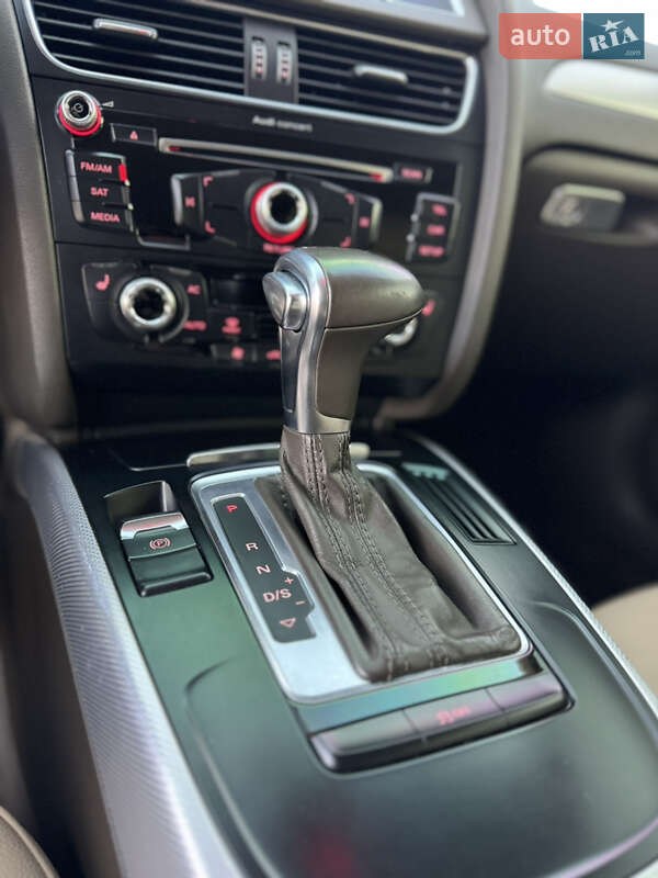 Седан Audi A4 2013 в Дрогобыче
