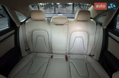 Седан Audi A4 2013 в 