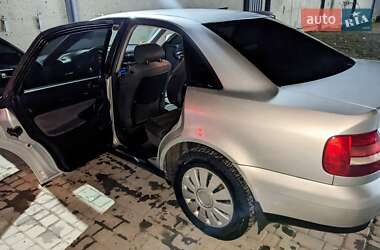 Седан Audi A4 1999 в 
