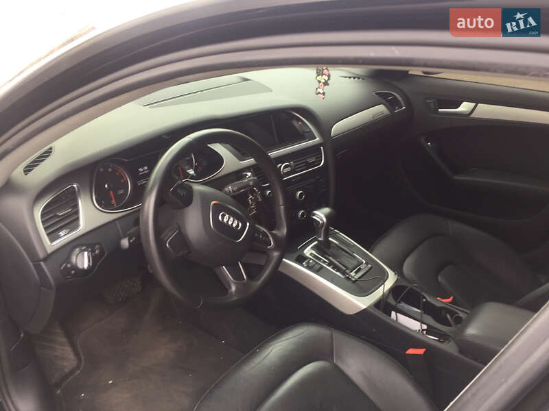 Седан Audi A4 2012 в Киеве