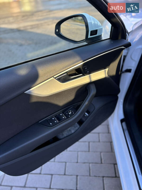 Универсал Audi A4 2018 в Мукачево