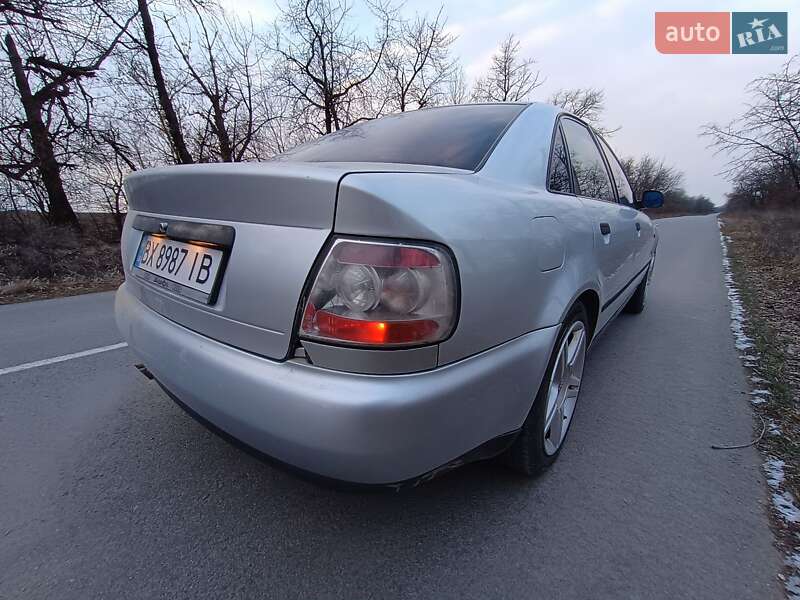 Седан Audi A4 1997 в Каменец-Подольском