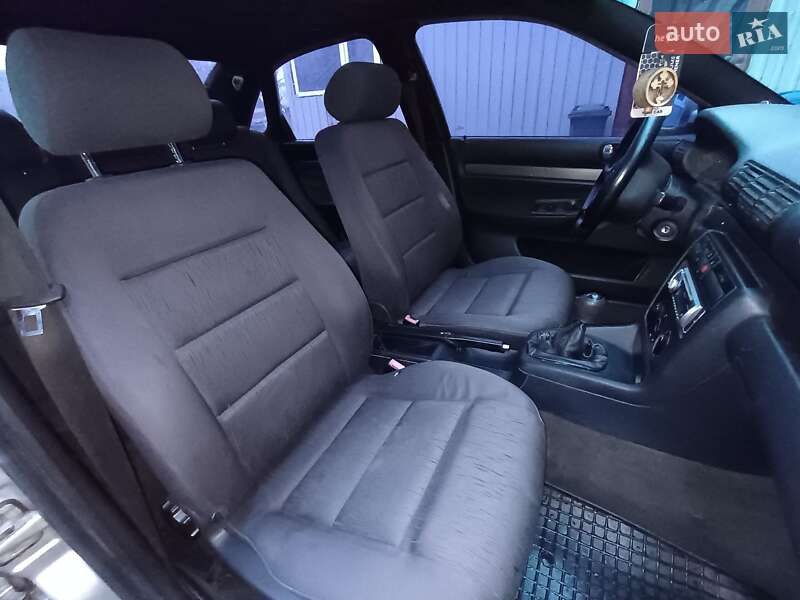 Седан Audi A4 1997 в Каменец-Подольском