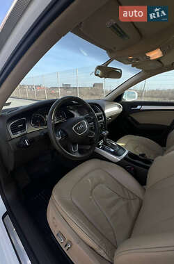 Седан Audi A4 2012 в 