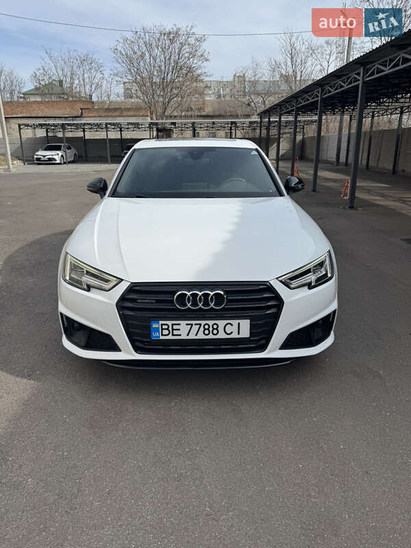 Седан Audi A4 2018 в 
