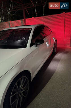 Седан Audi A4 2018 в 