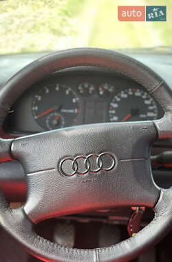 Седан Audi A4 1997 в 