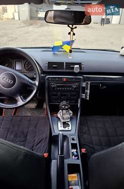 Седан Audi A4 2004 в 
