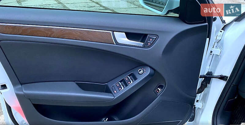 Седан Audi A4 2014 в Виннице