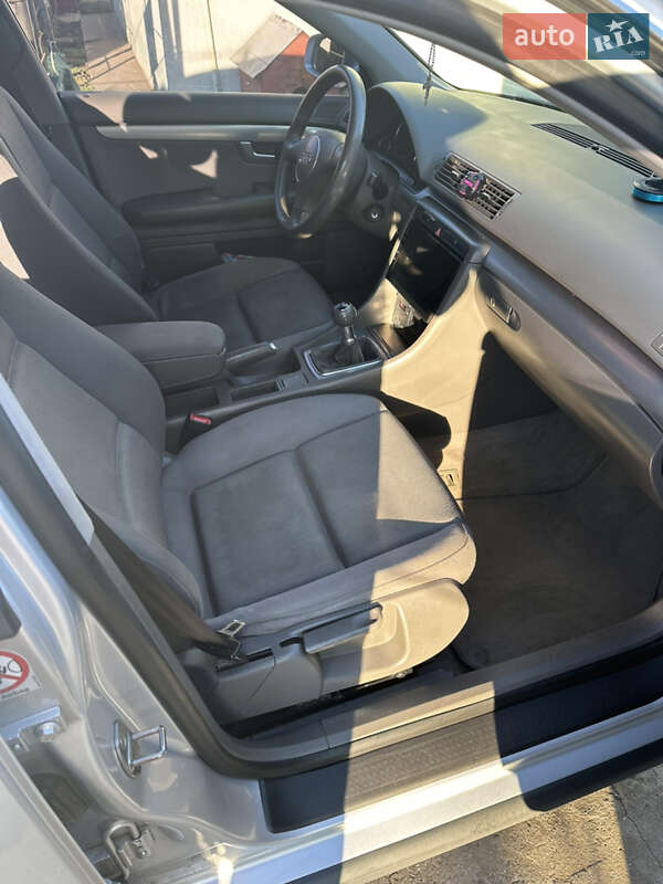 Седан Audi A4 2002 в Одессе