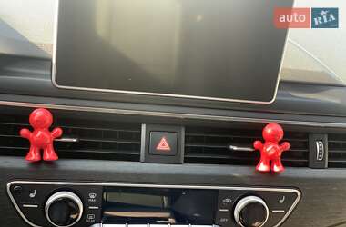 Седан Audi A4 2017 в 