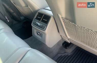 Седан Audi A4 2017 в 