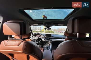 Седан Audi A4 2018 в 