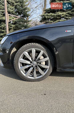 Седан Audi A4 2018 в 