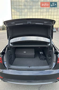 Седан Audi A4 2018 в 