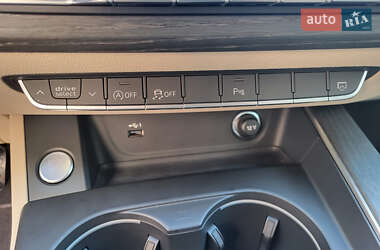 Седан Audi A4 2023 в 