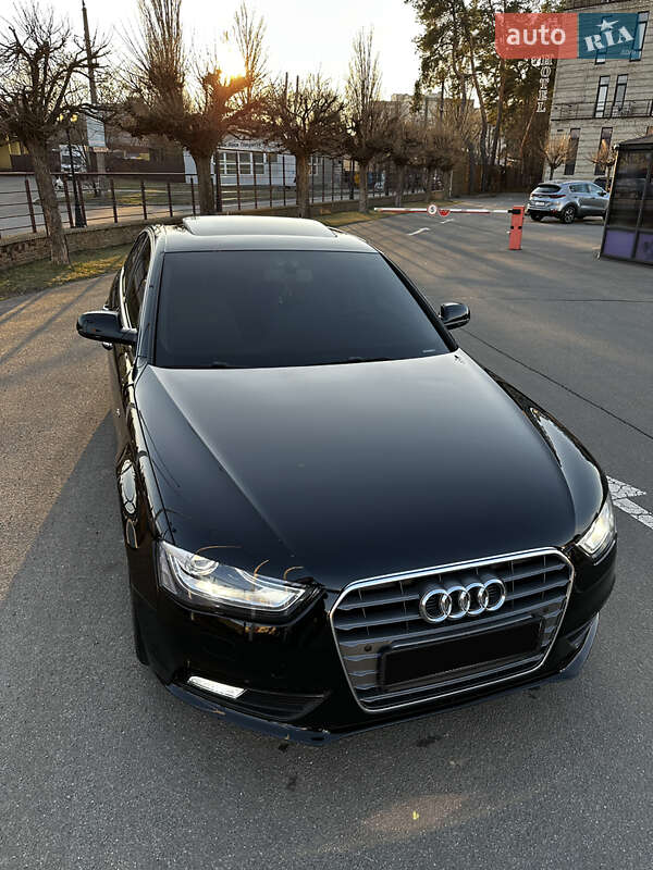 Седан Audi A4 2015 в Киеве
