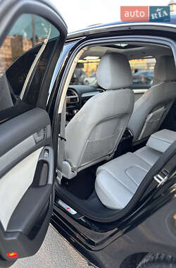 Седан Audi A4 2015 в Киеве