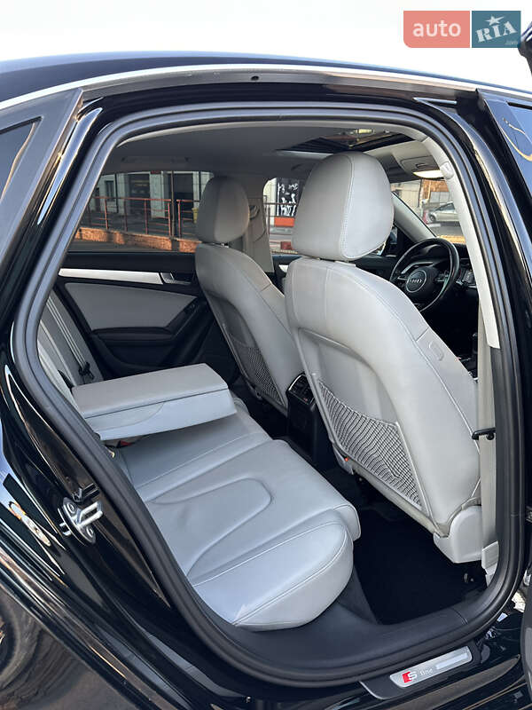 Седан Audi A4 2015 в Киеве