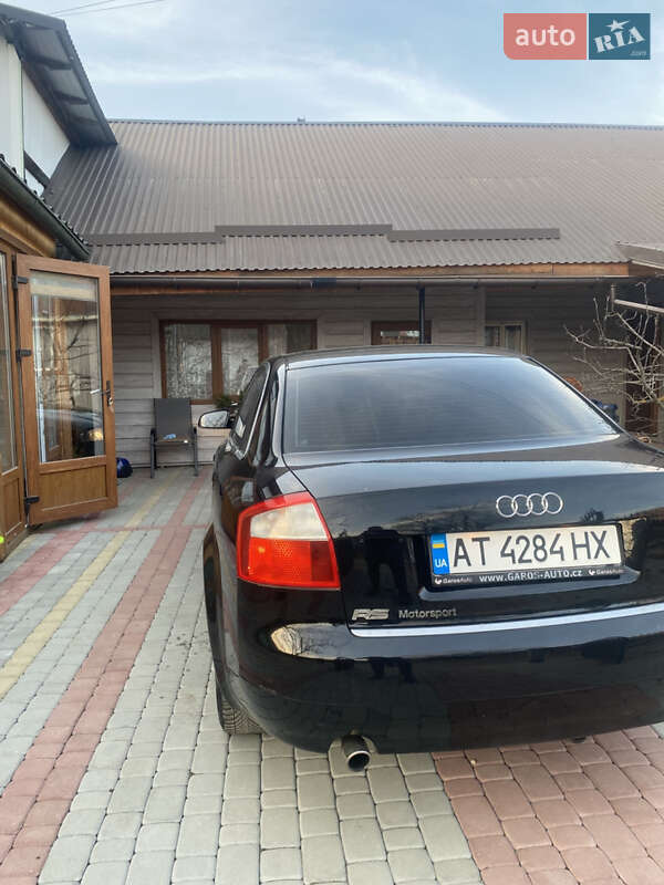 Седан Audi A4 2002 в Лазещине