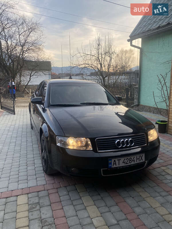 Седан Audi A4 2002 в Лазещине