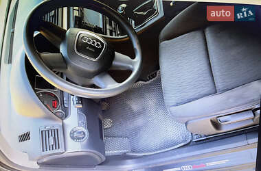 Седан Audi A4 2006 в Тростянце