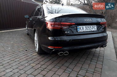 Седан Audi A4 2016 в 