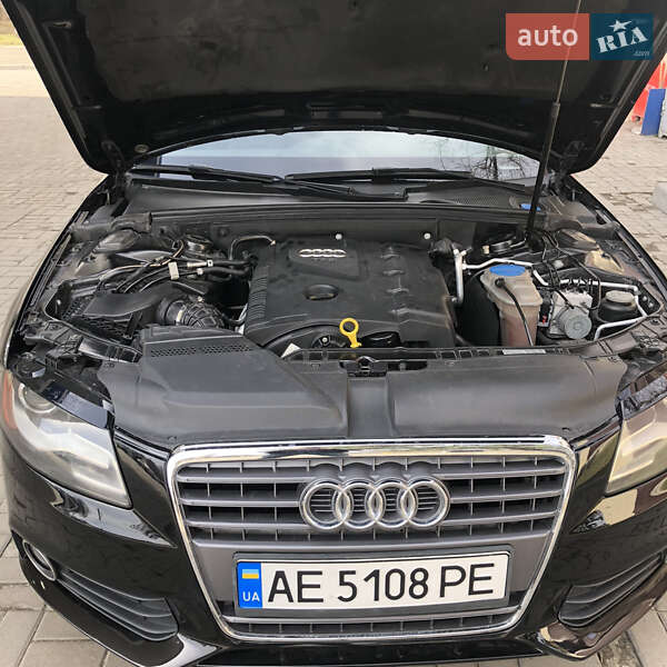 Седан Audi A4 2012 в Днепре
