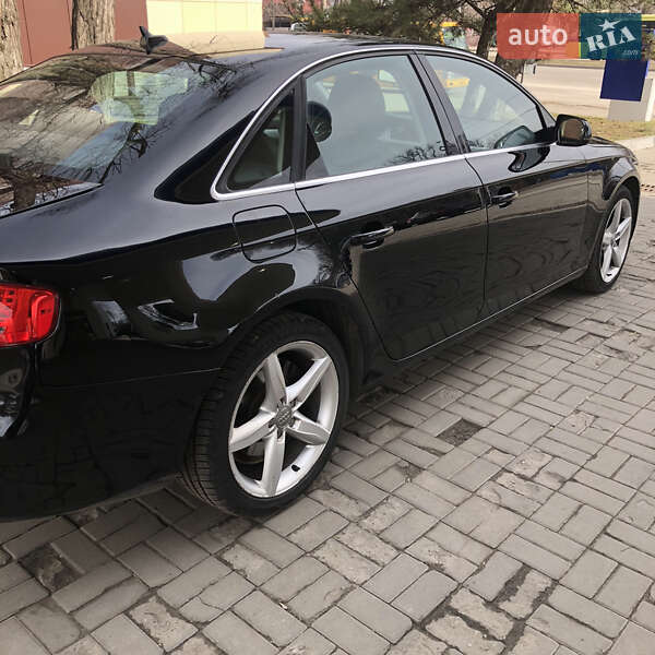 Седан Audi A4 2012 в Днепре