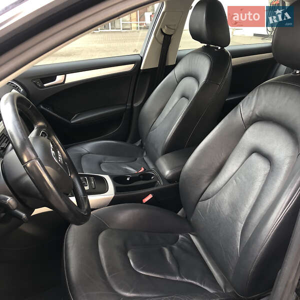 Седан Audi A4 2012 в Днепре