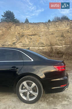 Седан Audi A4 2019 в 
