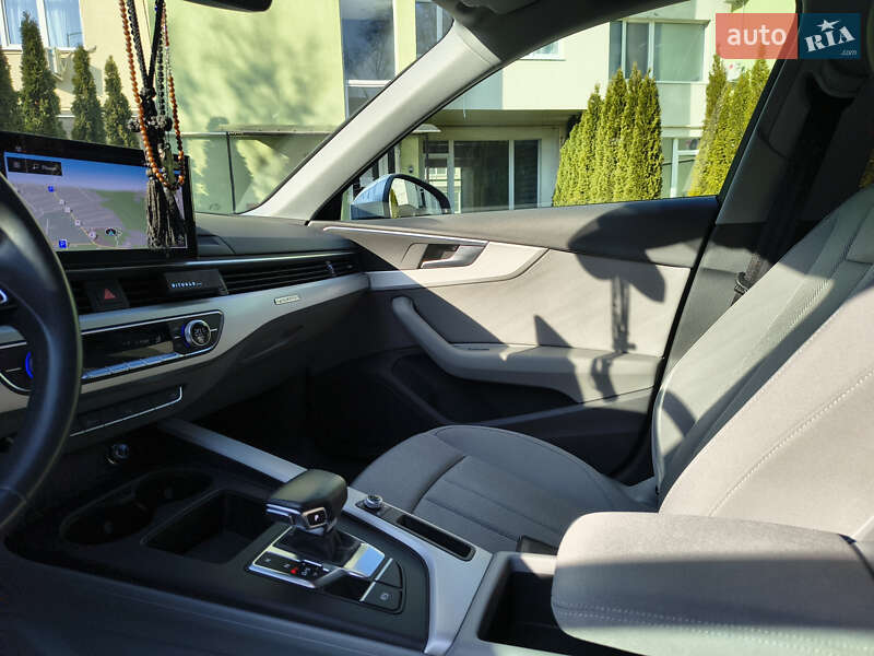 Универсал Audi A4 2020 в Харькове