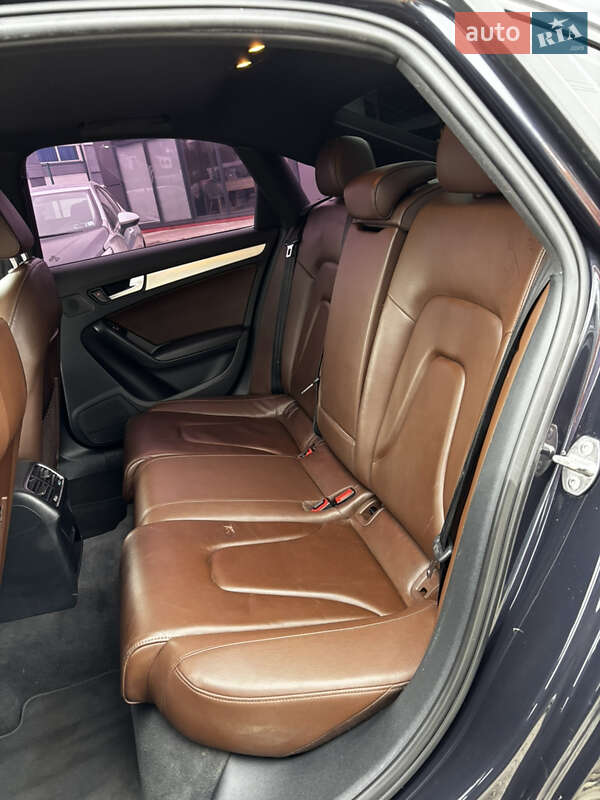 Седан Audi A4 2015 в Стрию