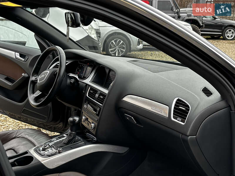 Седан Audi A4 2015 в Стрию
