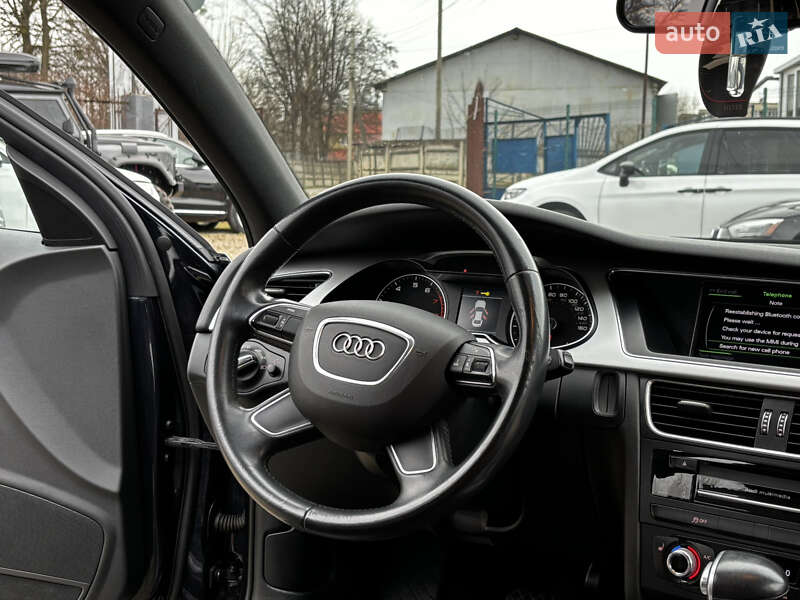 Седан Audi A4 2015 в Стрию