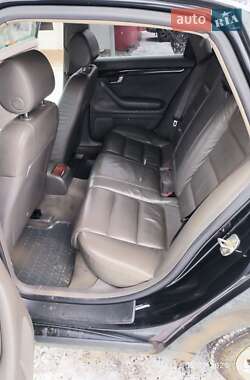Седан Audi A4 2004 в 