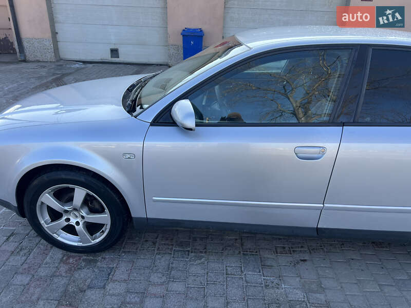 Седан Audi A4 2001 в Самборе